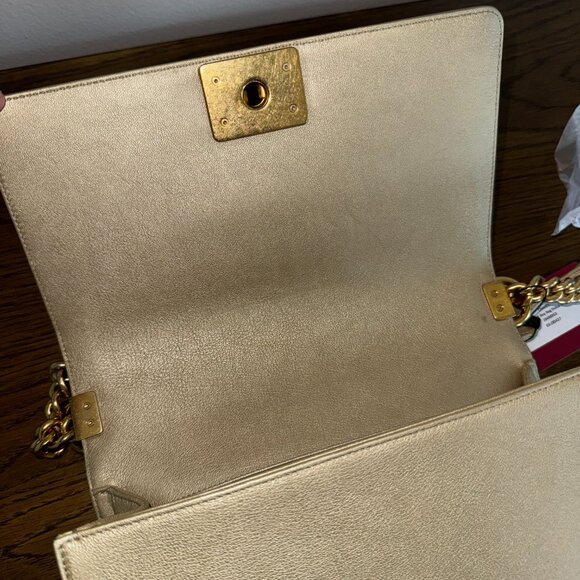CHANEL LEATHER Boy Bag Dubai Gold - Picture 13 of 13